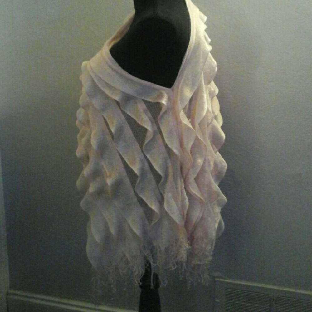 Ruffle shawl - Picture 2 of 4